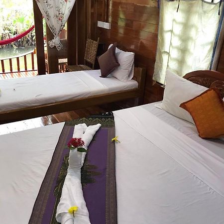 Retro Kampot Guesthouse Kültér fotó