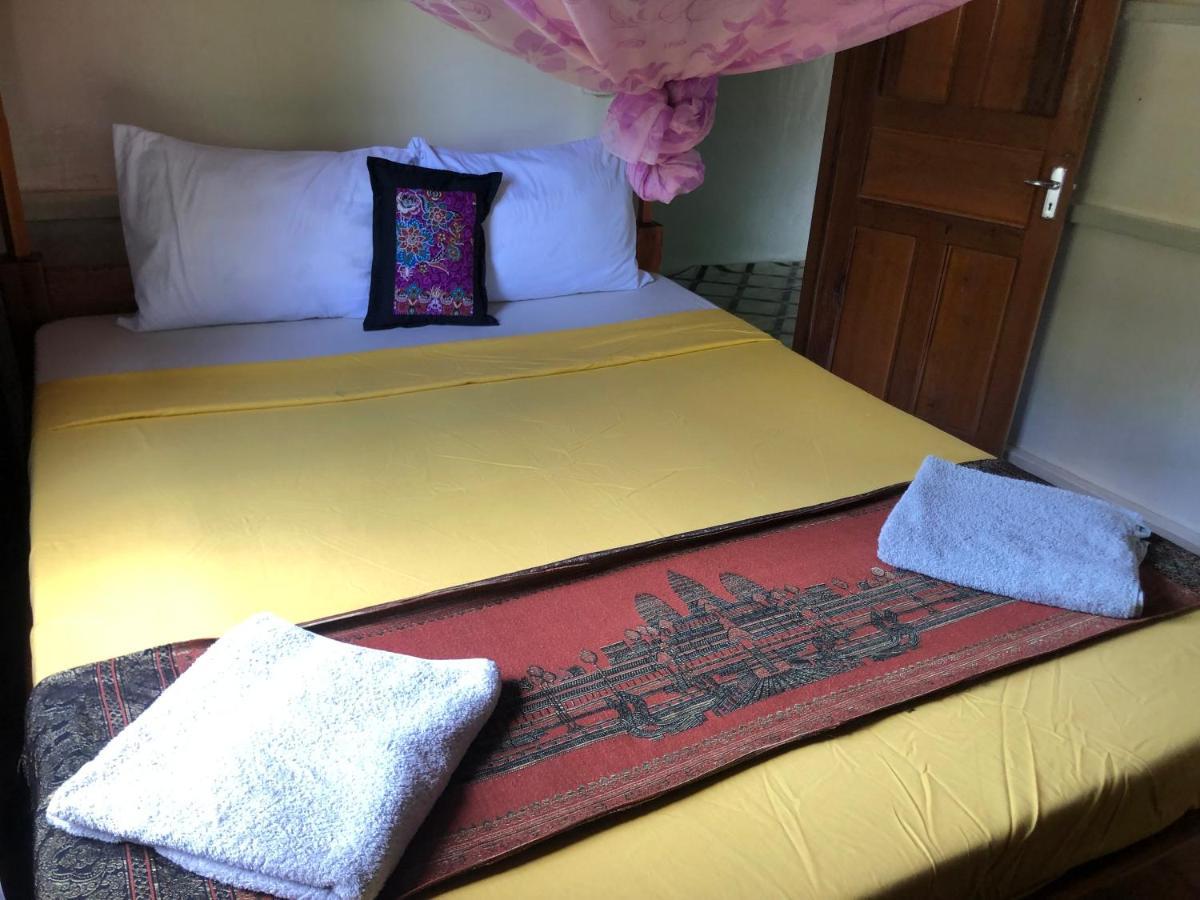 Retro Kampot Guesthouse Kültér fotó