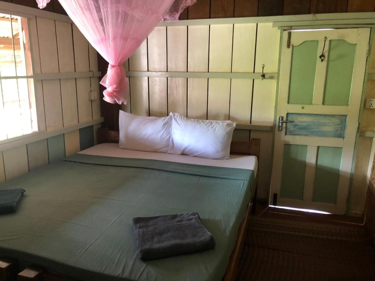 Retro Kampot Guesthouse Kültér fotó