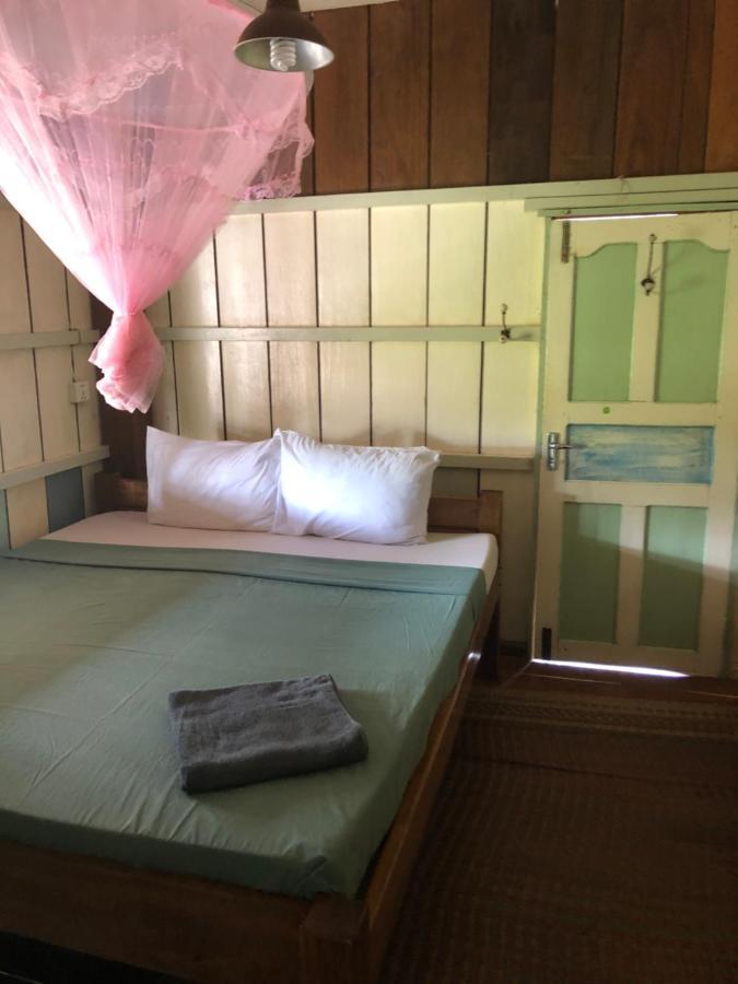 Retro Kampot Guesthouse Kültér fotó